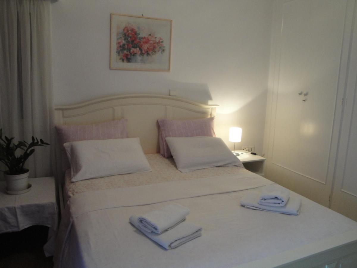 Flor De Mayo,Apt In Alimos Near The Sea เอเธนส์ ภายนอก รูปภาพ